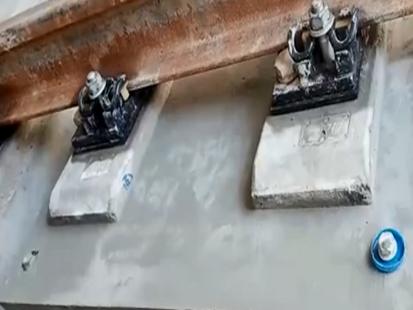 鐵路墩子修復現場