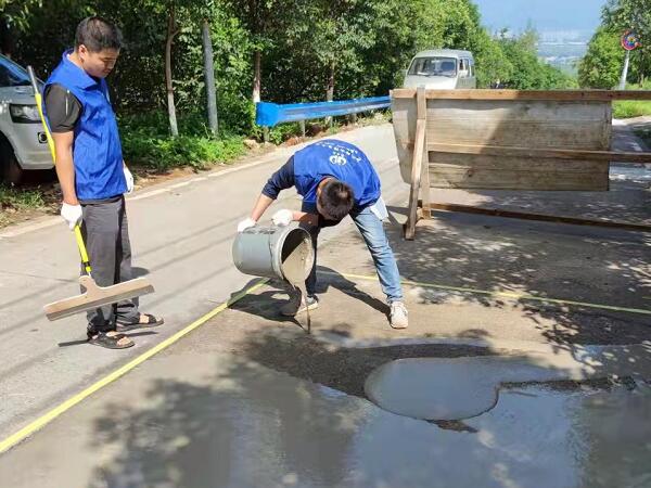 洛陽高新區村村通道路維修過程
