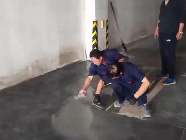 地下車庫地面修復(fù)現(xiàn)場