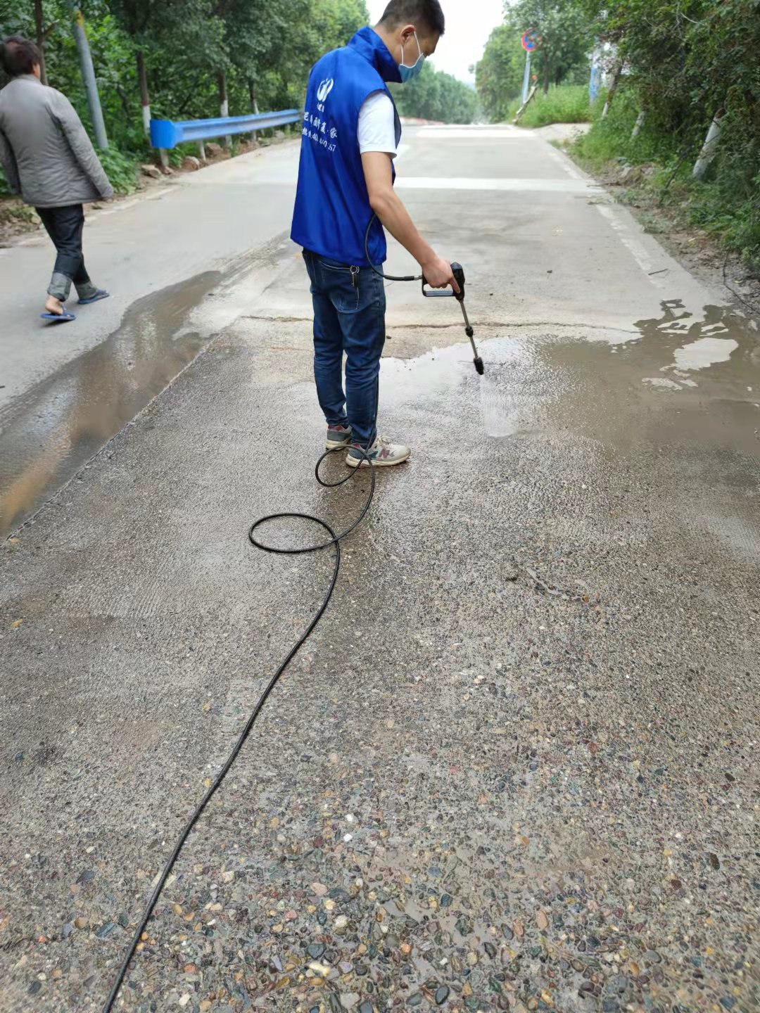 水泥路面修補料修補厚度是多少？